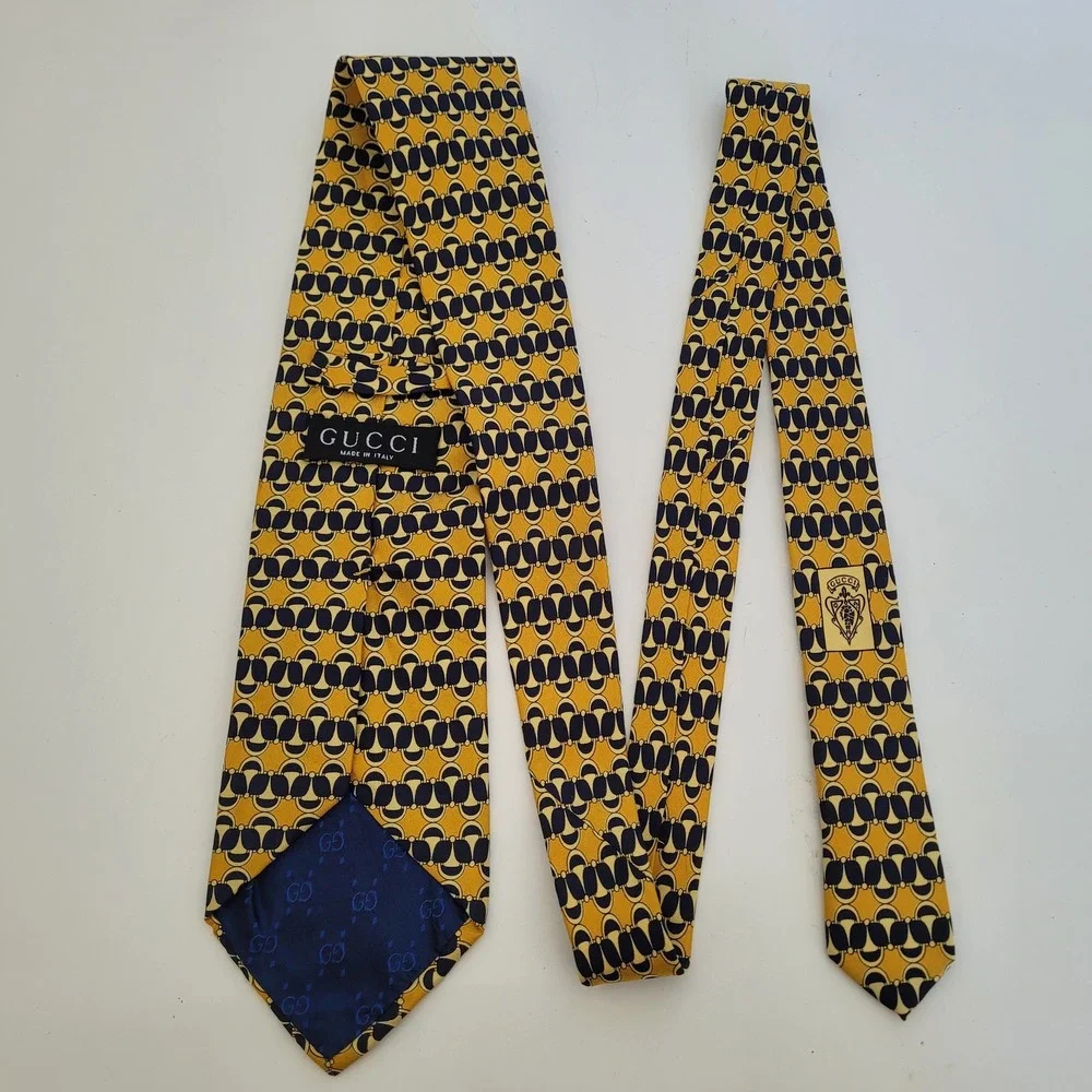 Gucci Mens Silk Tie Yellow Navy Blue Geometric Stirrup Horsebit Made in Italy